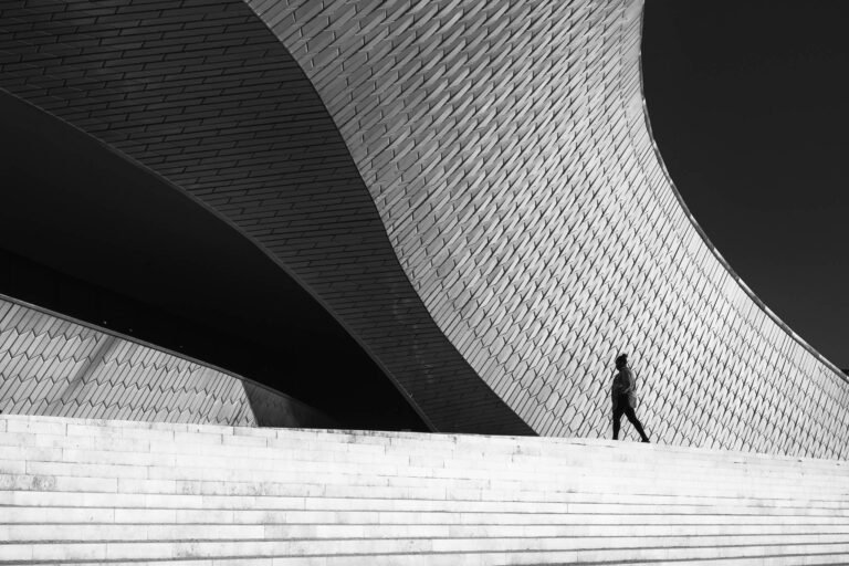 Curves Maat building in Lisbon
