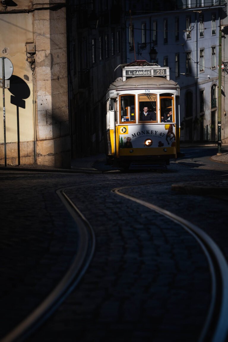 Light and shadow, Lisbon